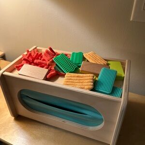 Lovevery Montessori Sensory Box
